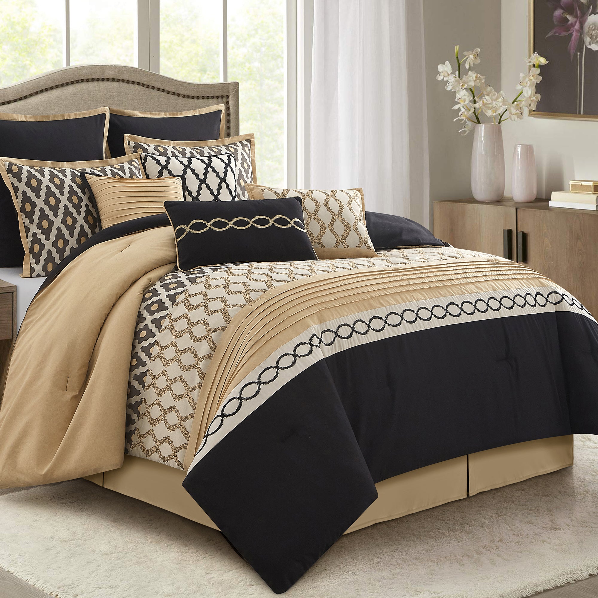 LANCO MODERN LIFESTYLE Queen Comforter Set, Black Gold, 10 Piece Bed in a Bag for All Seasons, Luxury Extreme Comfort Bedding Sets with Bedskirt, Pillow Shams, Euro Shams and Decor Pillows
