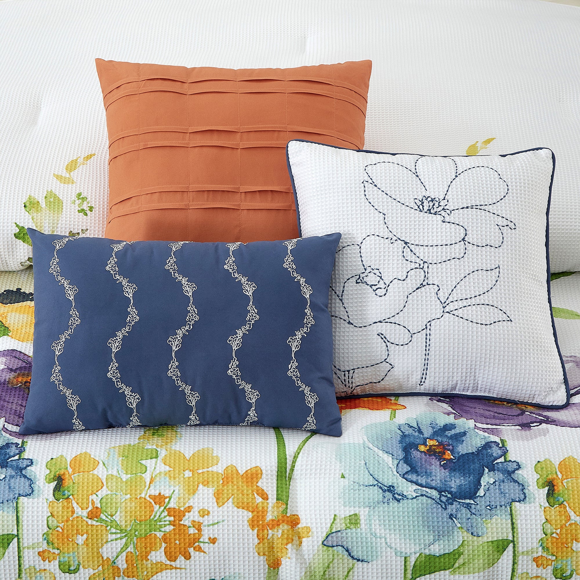 7 Pieces Comforter Set, Multi Watercolor Florals on White, Printed Waffle with Solid Microfiber Piecework, Bed in a Bag, Bedskirt, Pillow Shams and Decor Pillows