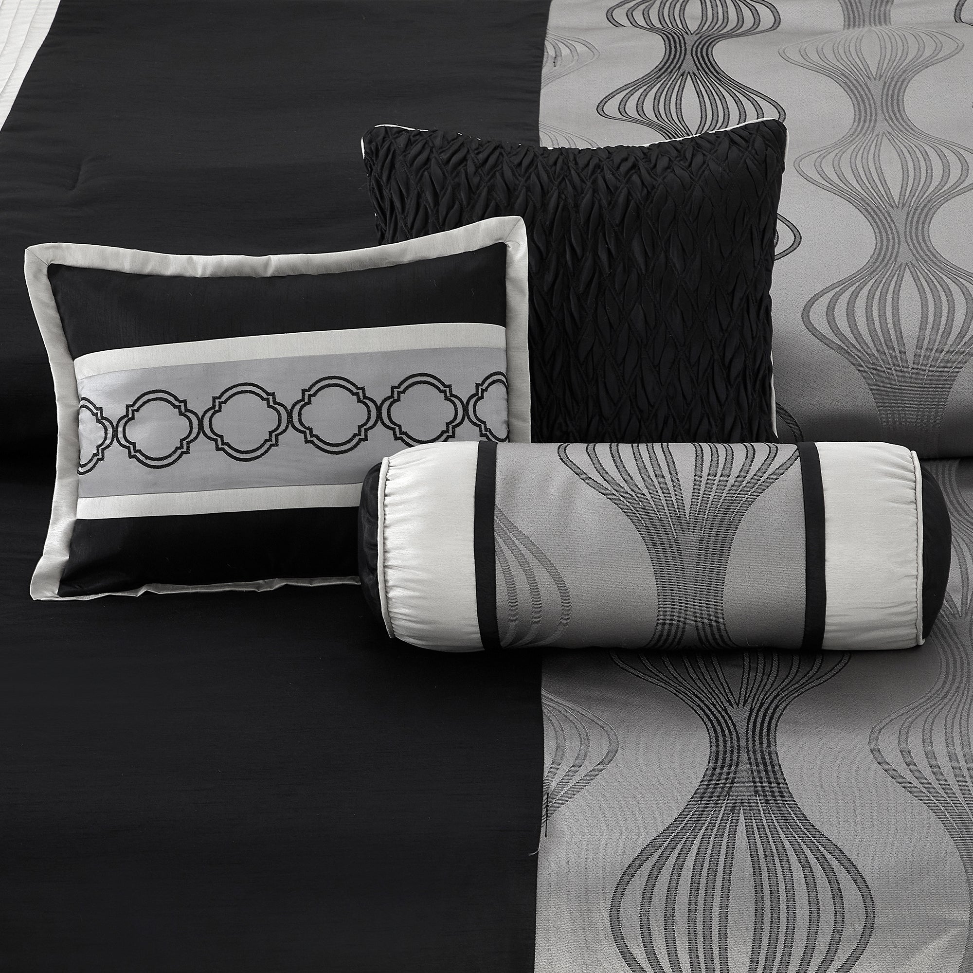 LANCO MODERN LIFESTYLE Kath Comforter Set, 7 Pieces Bed in a Bag, Soft Jacquard with Solid Piecework, Luxury Bed Set with Comforters, Bed Skirt, Pillow Shams and Decorative Pillows